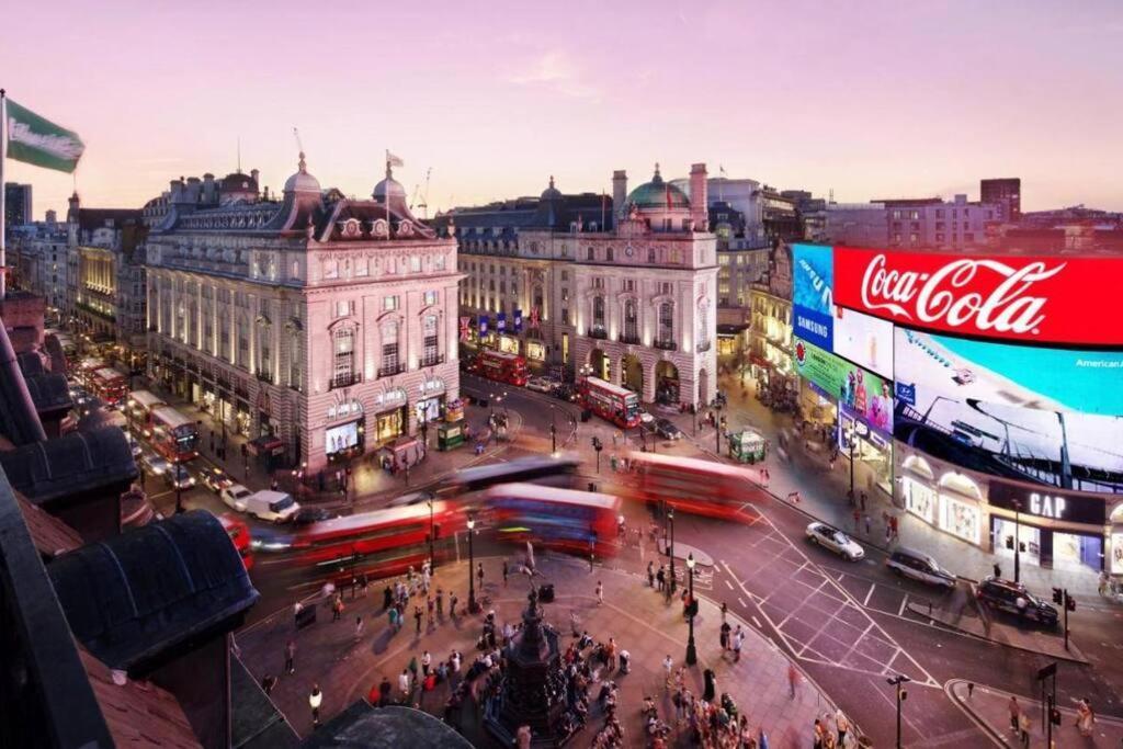 Piccadilly Living 1 Bedroom Flat In Vr11 Londra